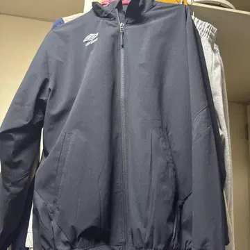 UMBRO 블랙 집업 나일론 자켓