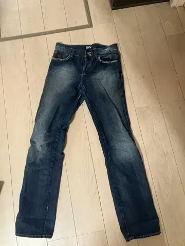 D&G 데미지 가공 슬림핏 청바지