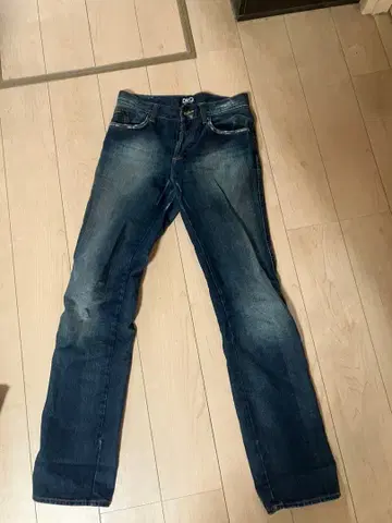 D&G 데미지 가공 슬림핏 청바지