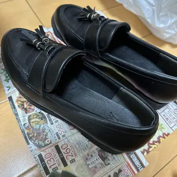 SAY 태슬 장식 블랙 로퍼