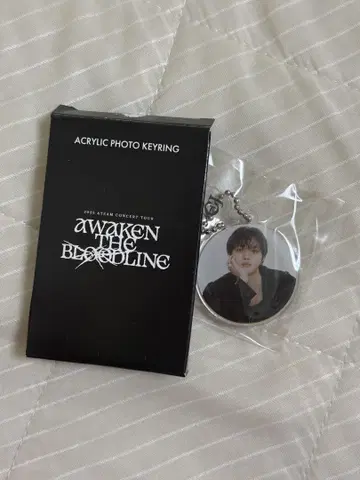 AWAKEN THE BLOODLINE 아크릴 사진 키링 EJ