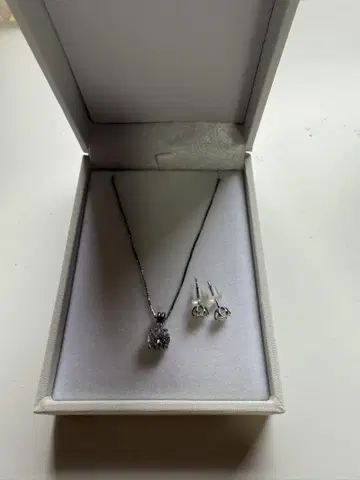 선착순 실버 목걸이 귀걸이 세트 귀여운 반짝반짝 선물로