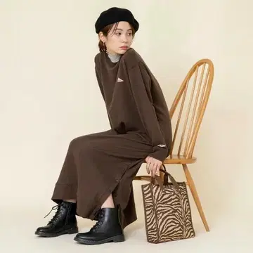 새상품급 켈티 쭈리 맨투맨 원피스 코엔 브라운
