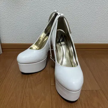 MIHATO 화이트 하이힐