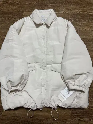 미라 오웬 프렌치 화이트 다운 자켓