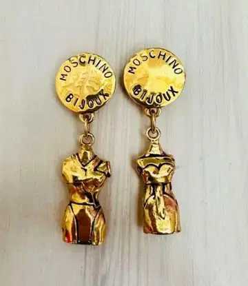 초레어 가치 Moschino 빈티지 드레스형 귀찌