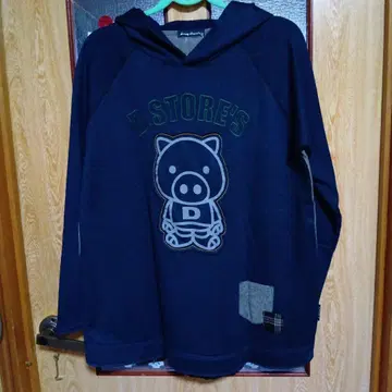 D.STORE'S 네이비 후드티 돼지 캐릭터 포함