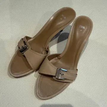 ZARA 베이지 샌들 37