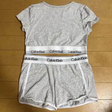 Calvin Klein 그레이 숏팬츠 셋업 S