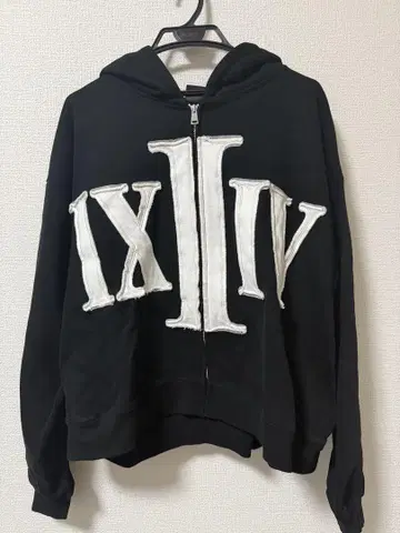 FLOOR 914 NUMERAL ZIP HOODIE