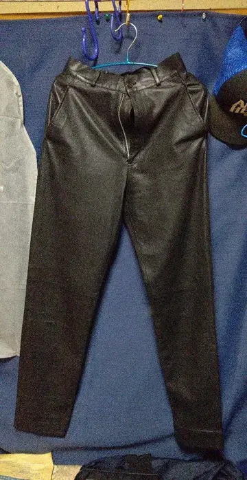 TOKIO KUMAGAI 블랙 가죽 팬츠
