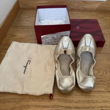 Ferragamo 플랫슈즈 M 골드 7.5 거의 새상품