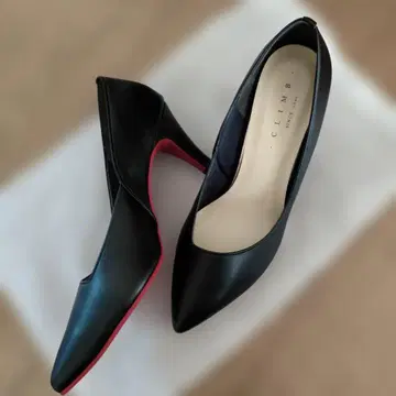 블랙 가죽 스틸레토 펌프스 23.5cm