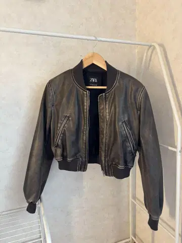 미니멀리스트 2주 한정 판매 ZARA 인조 가죽 봄버 자켓