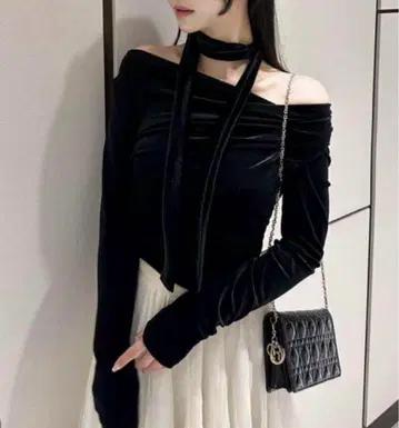 YILON Drape tie blouse 블랙