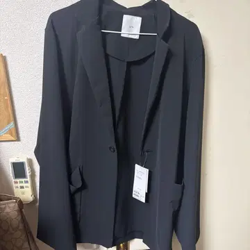 Lui's 블랙 테일러드 자켓