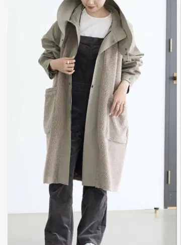 IENA VACHEMENT 보아 코트 23A/W 카키