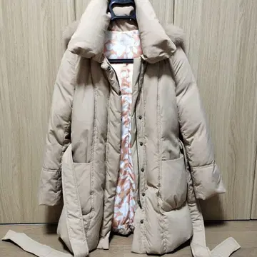 [ 미사용 새상품 ] 베이지 퍼 포함 다운 자켓 M