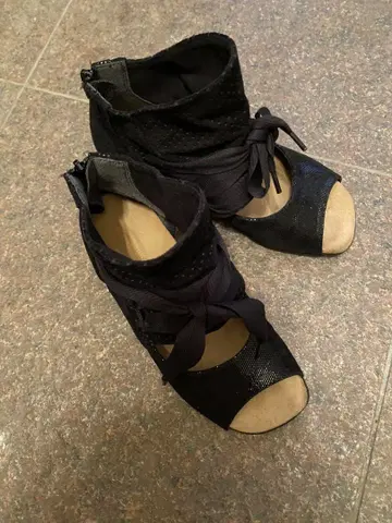 오픈토 메쉬 부츠 블랙 S E E E