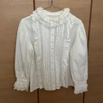 Bibiy. BARBY FRILL BLOUSE