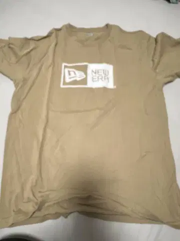 NEW ERA 베이지 T셔츠 L 사이즈
