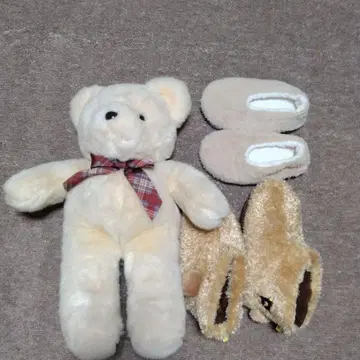 곰 봉제 인형과 슬리퍼 세트