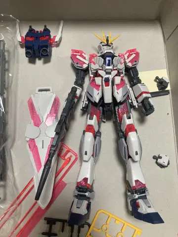 MG 1/100 내러티브 건담 완성품