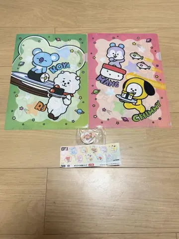 BT21 쿠라스시 콜라보 클리어 파일 2장과 캔뱃지 세트