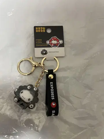 시나몬 롤 오사카 만박 산리오 블랙 미야쿠미야쿠 변신 키링