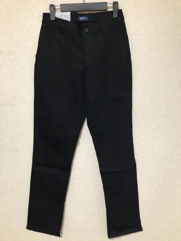 NAVY 테이퍼드 블랙 치노 팬츠