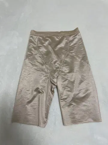 브라이덜 이너 M 베이지 더 트리트 드레싱