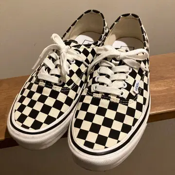 VANS 체커 패턴 오센틱 스니커즈 US8 애너하임