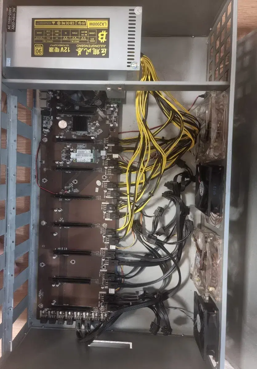 We sell 1660 TI 6-way and 8-way mining machines. #채굴기,#채굴장,#이더리움채굴기,#레이븐채굴기 ,#비트코인채굴 on Bunjang Global Site.