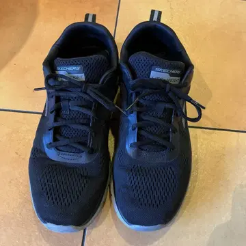 SKECHERS LITE-WEIGHT 블랙 스니커즈 스케쳐스