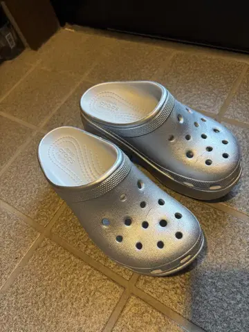 CROCS Siren Bow Clog 실버