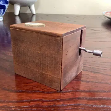 팔로워 할인 중 레어 쇼와 레트로 비밀의 앗코짱 수동 오르골 수동