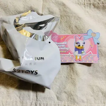 52TOYS 도널드 덕과 데이지 피규어