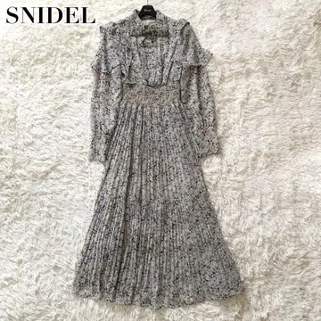 미사용급 스나이델 현행 원피스 보타이 프릴 플리츠 리본