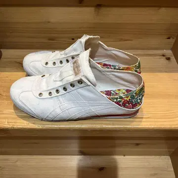 오니츠카타이거 리버티 화이트 캔버스 슬립온