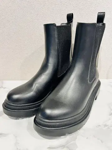 새상품! GU 첼시 부츠 GU 라이트 볼륨 밑창 첼시 부츠 블랙
