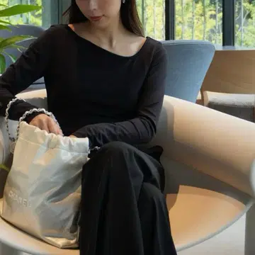 TWILL 비대칭 넥 바디수트