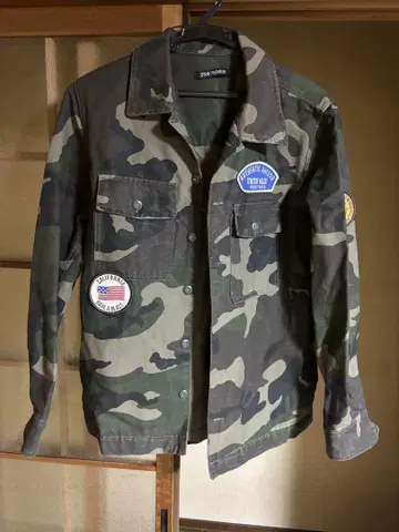 카모 패턴 카모플라주 패턴 와펜 부착 자켓
