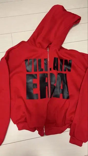 VILLAIN ERA 빨간색 풀 집업 후드티