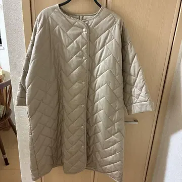 베이지 퀼팅 롱 코트