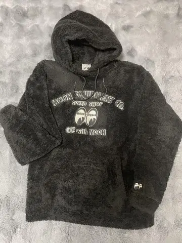 MOON Equipped 후드 부착 후드티 BLACK