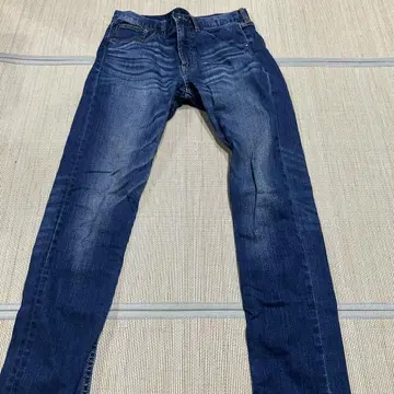 다크 블루 슬림핏 데님 청바지