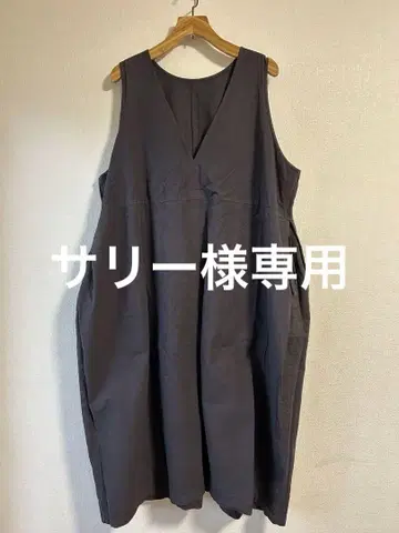 nest Robe 네스트로브 슬리브리스 V넥 원피스 잉크 블랙