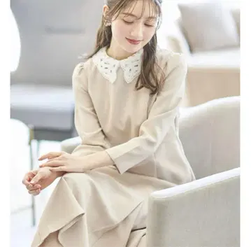 tocco closet 레이스 카라 부착 머메이드 원피스