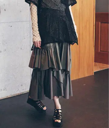 MAISON SPECIAL 샴브레이 타프타 볼륨 스커트