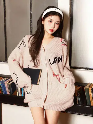 다리치 자수 니트 가디건